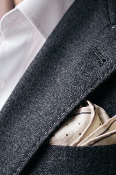 Suit_lapel_hand_stitching_fabric_202607171932